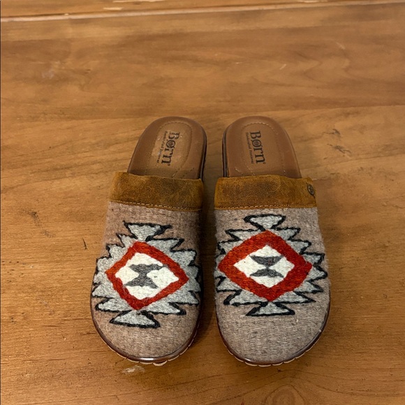 Born Bandy Blanket Clogs Size 6 - Picture 3 of 13